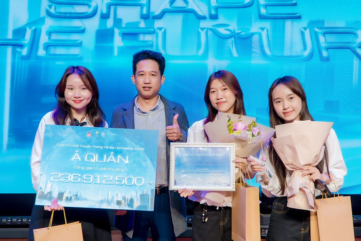 Nika media chụp ảnh cùng đội IC Master 2025